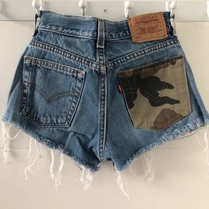 LEVIS denim short with camouflage patch